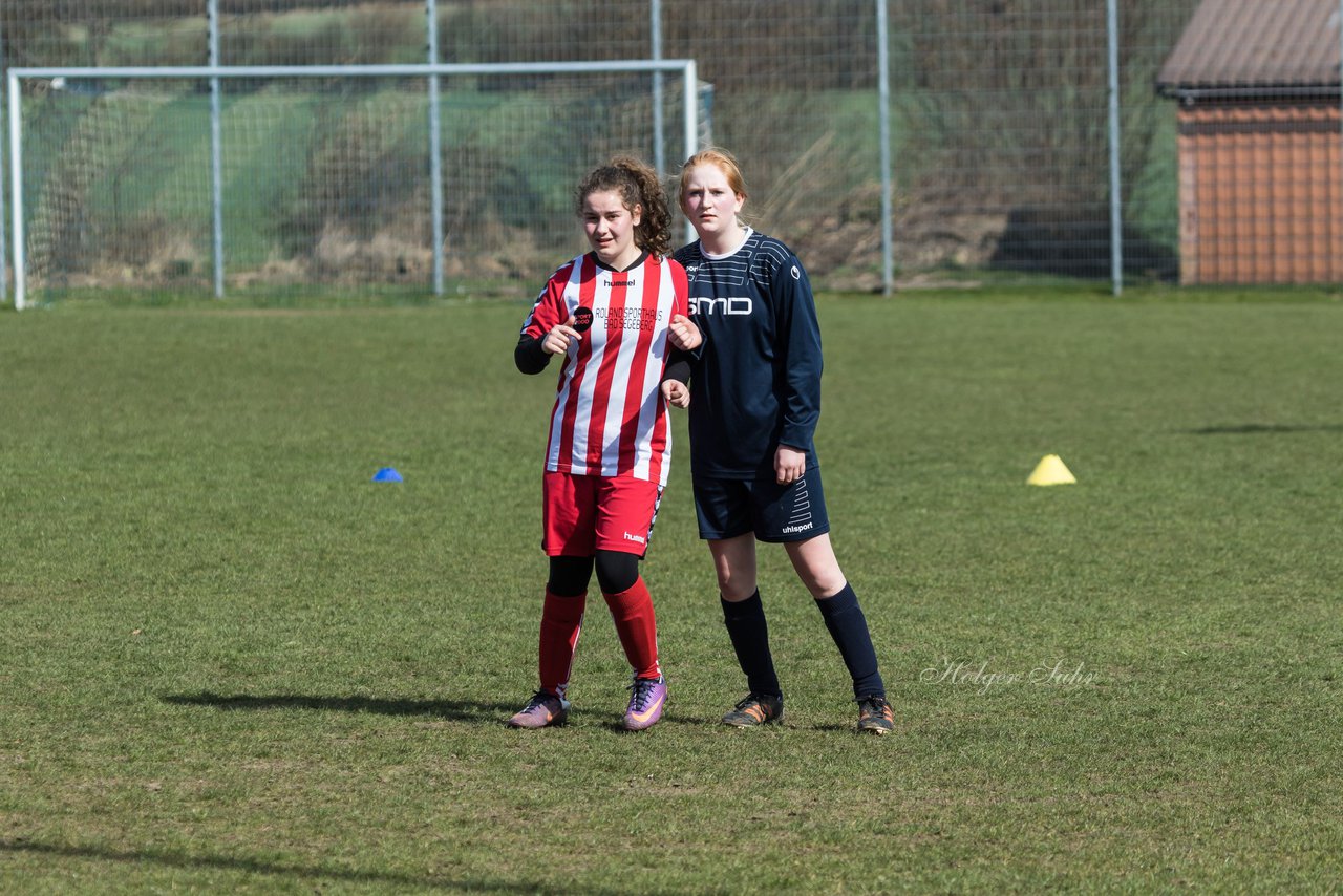 Bild 71 - C-Juniorinnen TSV Zarpen - TuS Tensfeld : Ergebnis: 2:1